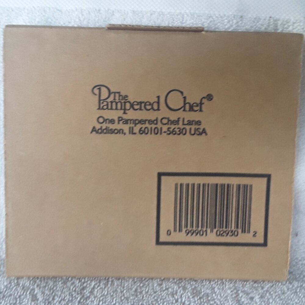 NWOT The Pampered Chef Stoneware Cookie Mold - Picture 3 of 4